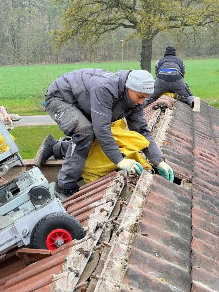 Onderhoud aan een hellend dak